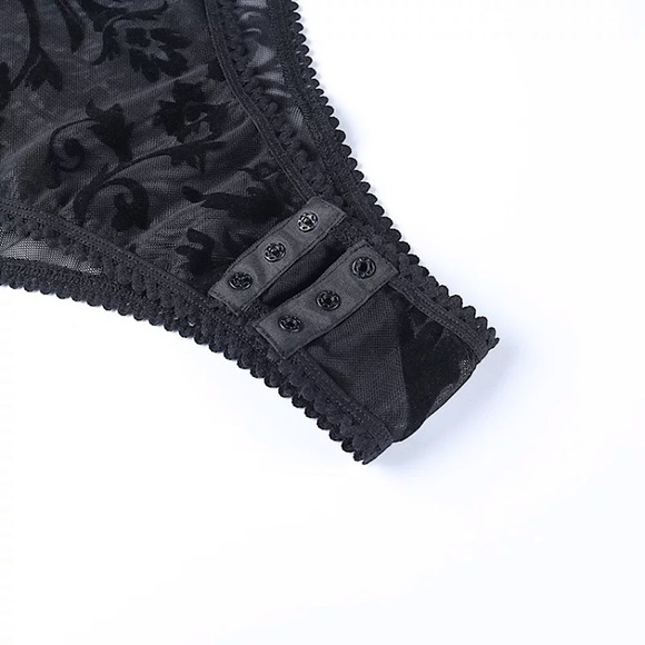 Black cold shoulder flare sleeve bodysuit - Picture 11 of 15